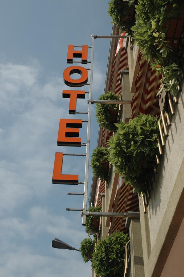 Hotel Valentino Perosa Argentina Εξωτερικό φωτογραφία